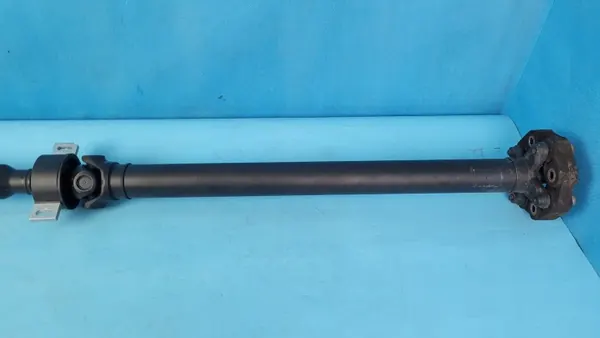 Mercedes W206 C220 drivaxel OEM A2064101800 image 4