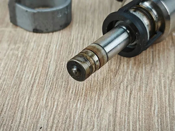 Iniettore Carburante Audi A5 F5 A4 B9 2.0 TFSI 06L906036AA image 3