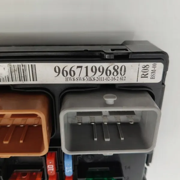 BSI-module OEM 9667199680 RGC13481 Zekeringkast image 4