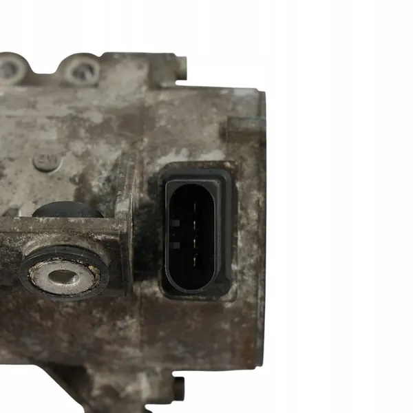 BMW E60 E61 E70 E81 E87 E90 E91 E92 Vattenpump 7586925 image 10