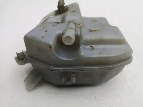 Audi A1 2019 Kühlmittel-Ausdehnungsbehälter OEM 2Q0121407B image 2