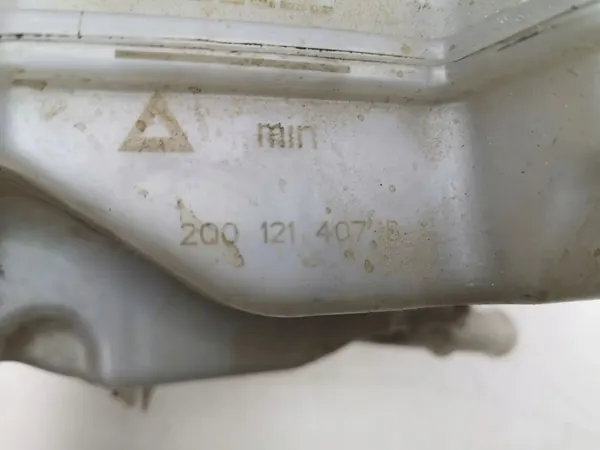 Audi A1 2019 Kühlmittel-Ausdehnungsbehälter OEM 2Q0121407B image 6