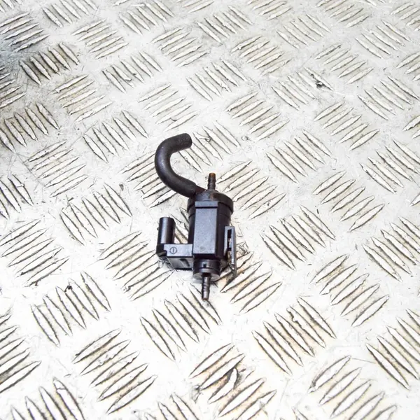 Porsche 911 991 2017 Vacuum Valve / Turbo Solenoid image 4