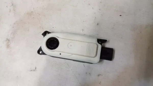 Kylarluckemotor 6877R1003A för Ford Focus MK4 image 2