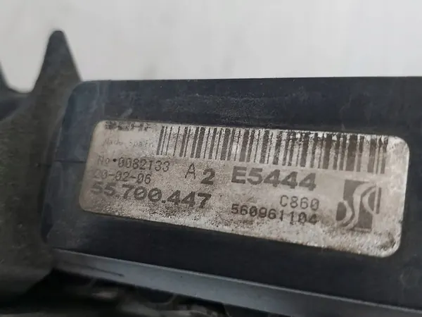 Radiador de agua con ventilador Fiat Grande Punto 1.4 8V OEM image 3