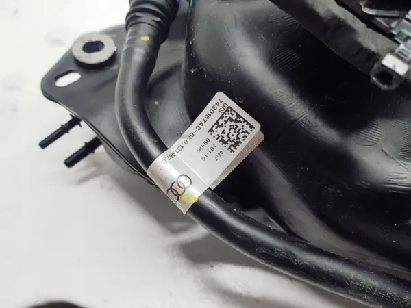 Tanque AdBlue Audi A4 B8 OEM 8K0131877 - Usado image 5