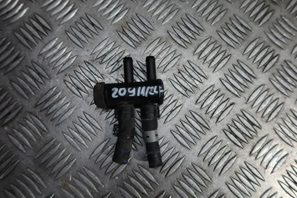 Soupape de distribution carburant OEM 8T0127247B Audi A4 B8 image 2