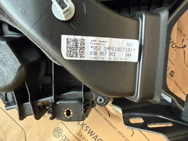 Consola do Painel Audi Q3 83A OEM 83B857001 image 7