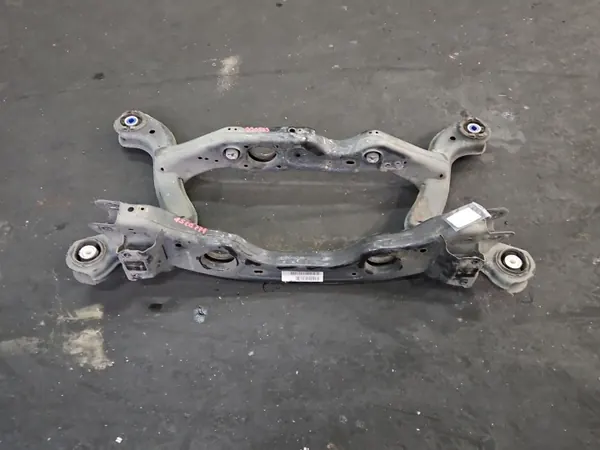 Poutre arrière OEM 1185840000 pour Mercedes CLA II image 2