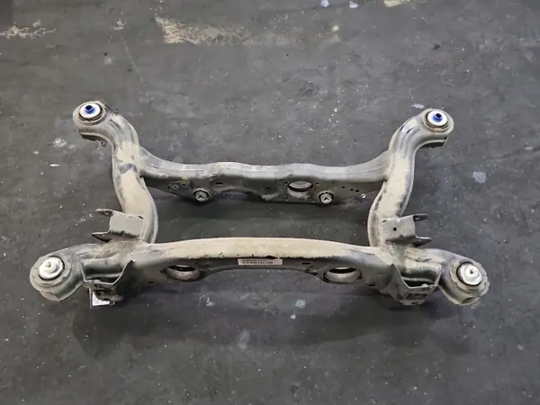 Poutre arrière OEM 1185840000 pour Mercedes CLA II image 5