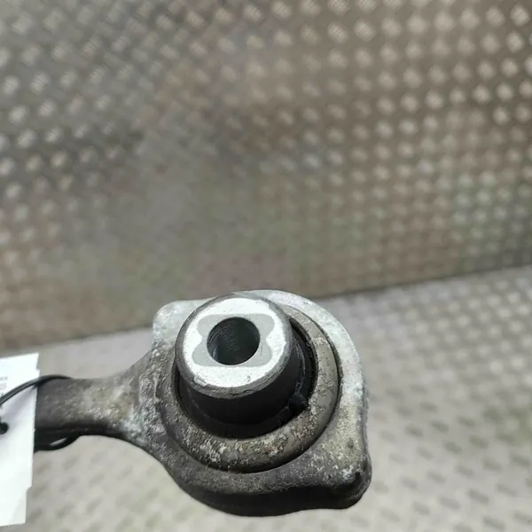 Mercedes-Benz CLS C218 Vänster Främre Nedre Kontrollarm image 6