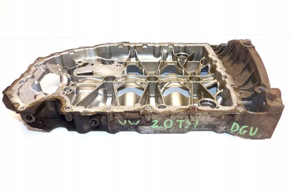 VW Tiguan 2.0 TSI Oljetank OEM 06K103603CT image 2