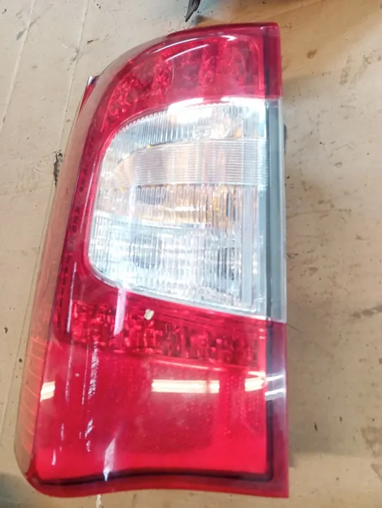 CHRYSLER TOWN COUNTRY 11- 3.6 LUZ TRASERA IZQUIERDA OEM image 5