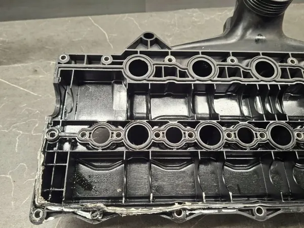 Couvercle de soupape OEM 31330239 pour Volvo D5 image 10