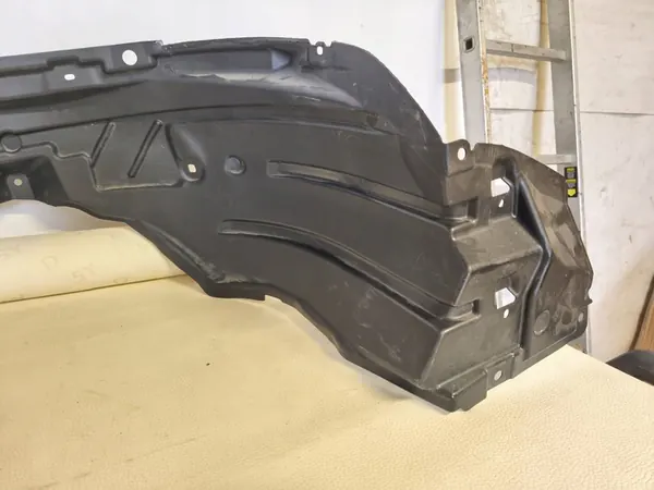 Etumma Oikea Lokasuoja Toyota Yaris Cross image 9