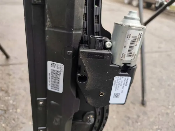Techo solar BMW X6 F16 OEM RCD24258 - Usado image 4