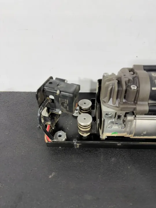 OEM 6789450 Luchtveringcompressor voor BMW F01 image 3