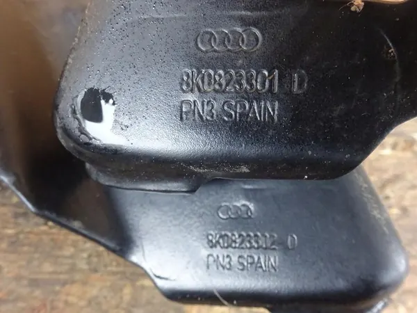 AUDI A4 B8 8K Kannen Sarana Vasemmalta Oikealta Setti 8K0823302D 8K0823301D image 5