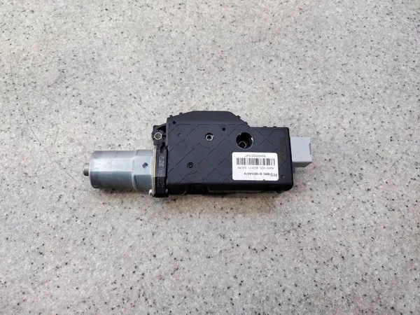 Moteur de toit ouvrant OEM 5855A079 pour Mitsubishi Eclipse Cross image 3