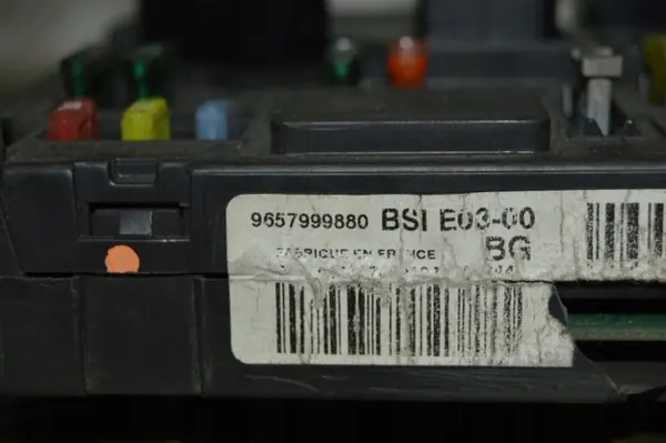 Module BSI Peugeot Partner II OEM 9657999880 image 3
