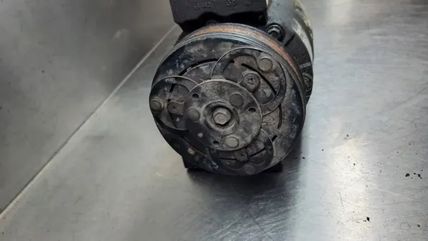 Ilmastointikompressori Volvo V70 III 2.5T FWD image 3