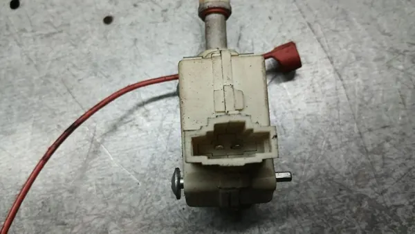 Actionneur de trappe à carburant Audi A8 D3 3.0 TDI OE 4E0862150 image 7