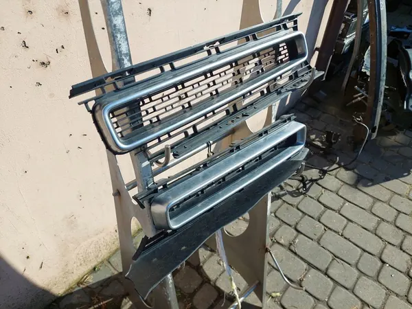 Dodge Challenger 15 Front Bumper Grill Chrome image 3