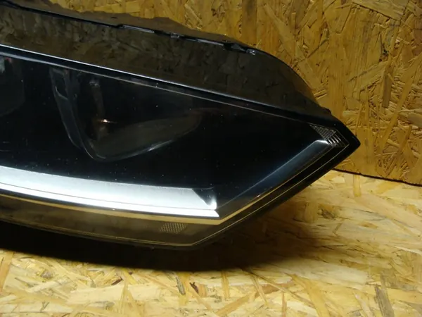 VW GOLF SPORTSVAN Farol Direito 517941006C image 2