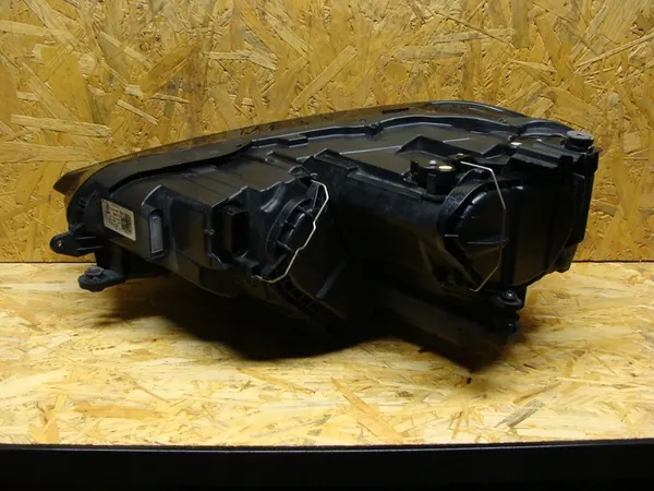 VW GOLF SPORTSVAN Farol Direito 517941006C image 6