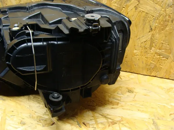 VW GOLF SPORTSVAN Farol Direito 517941006C image 9