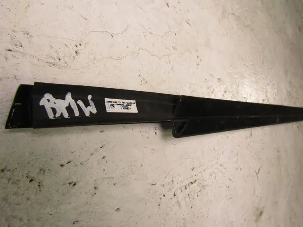 BMW 5 G31 Rechter Achterdeurschraper OEM 7404032 image 7