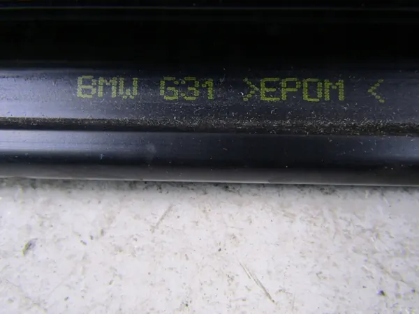 BMW 5 G31 Rechter Achterdeurschraper OEM 7404032 image 8