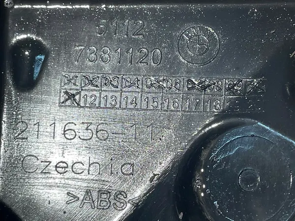 Scivolo di montaggio paraurti posteriore BMW X1 F48 F49 destro 51127381120 image 8