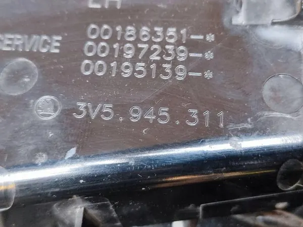 Connecteur de phare arrière SKODA SUPERB III ESTATE 3V5945311 image 1