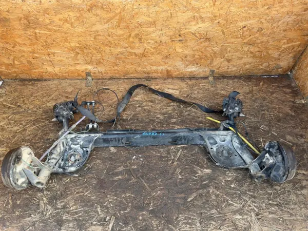 Poutre d'essieu arrière OEM BELKA TYLNA OŚ - Renault Modus image 2