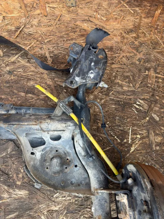Poutre d'essieu arrière OEM BELKA TYLNA OŚ - Renault Modus image 5