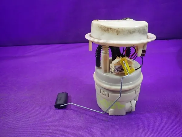 PEUGEOT 206 98-03 Brandstofpomp 9643320380 image 2