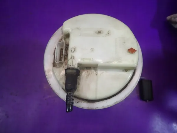 PEUGEOT 206 98-03 Brandstofpomp 9643320380 image 3