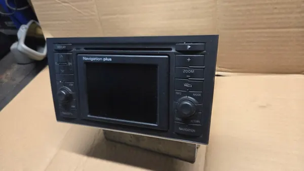 Écran de navigation OEM 8E0035192B pour Audi A4 B6 image 3