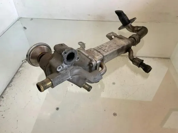 EGR-ventilbas höger OEM 057131636 för Audi A8 D3 4.0 V8 TDI image 3