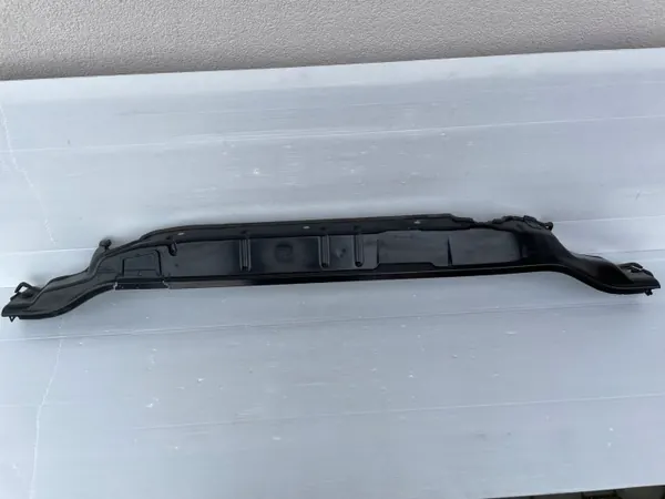 Joint de pare-brise Audi Q3 83A805277B OEM d'occasion image 2
