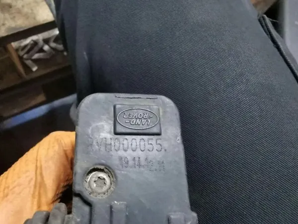 Air Distributor/Valve Block (Air Suspension) LAND ROVER image 3