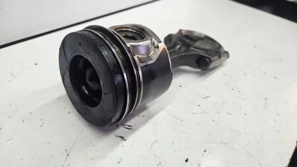 Piston avec Bielle Hyundai Terracan 2.9 CRDI image 4