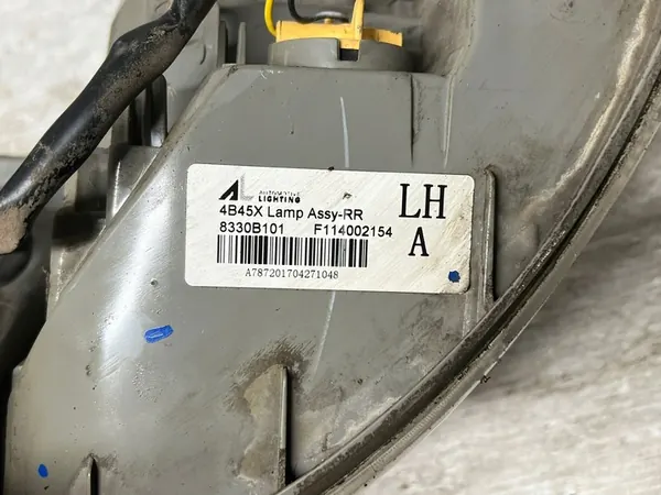 Luz trasera izquierda Mitsubishi Outlander III LED 8330B101 image 10