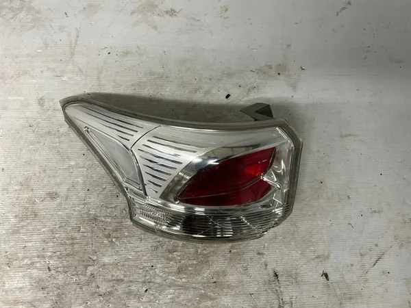 Luz trasera izquierda Mitsubishi Outlander III LED 8330B101 image 5