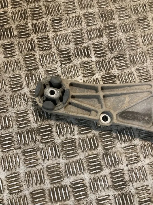 VW Phaeton takaosan vähennyskiinnitys OEM 3D0599285B image 3