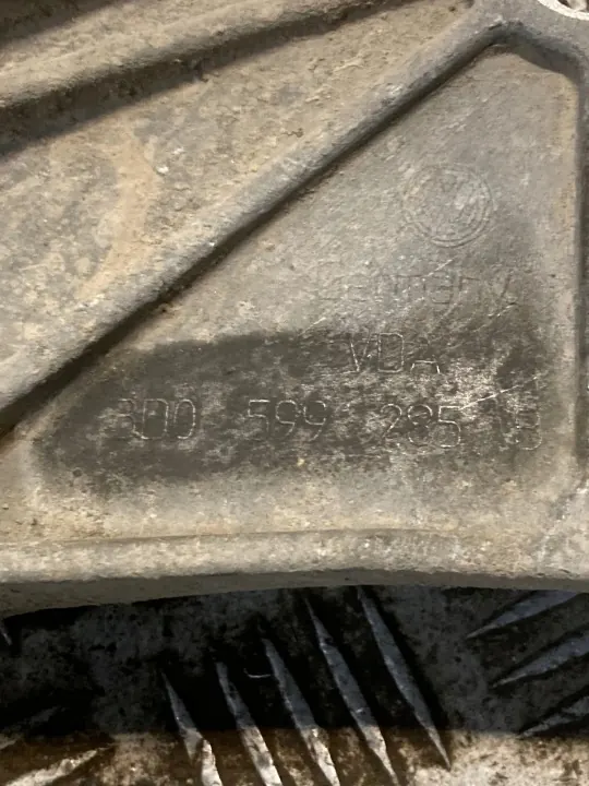 VW Phaeton takaosan vähennyskiinnitys OEM 3D0599285B image 4