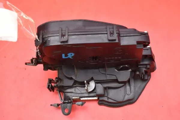 Left Front Door Lock BMW E81 3D Lift 07-12 OEM 7059967 image 2