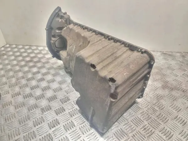 Cárter de aceite Mercedes OEM A6460140402 - 2.2CDI Usado image 2
