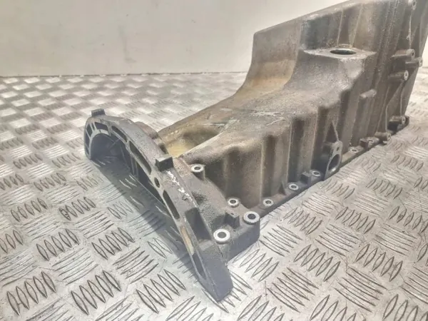 Cárter de aceite Mercedes OEM A6460140402 - 2.2CDI Usado image 3